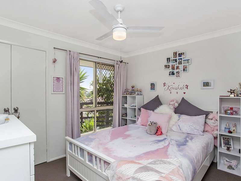 Photo - 12 Ilminster Crescent, Mudgeeraba QLD 4213 - Image 12