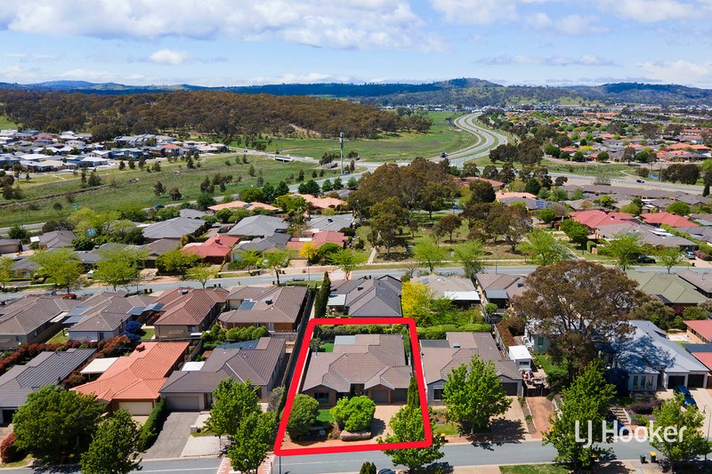 Photo - 12 Inglewood Street, Gungahlin ACT 2912 - Image 20