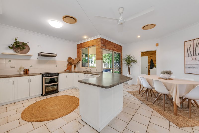 Photo - 12 Inverness Court, Beaconsfield QLD 4740 - Image 4