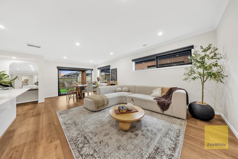 Photo - 12 Ionica Loop, Truganina VIC 3029 - Image 7