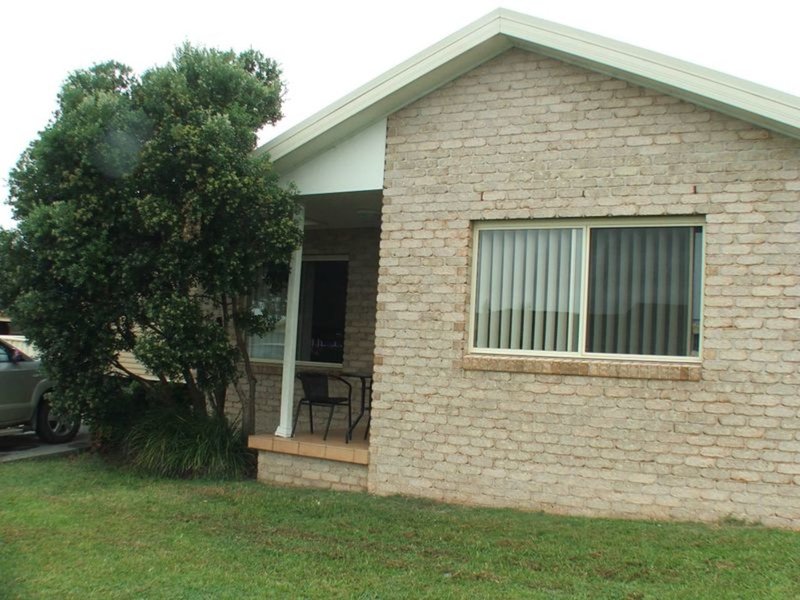 1/2 Ivy Cres , Old Bar NSW 2430