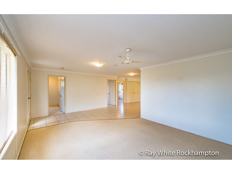 Photo - 12 Jacaranda Place, Norman Gardens QLD 4701 - Image 3