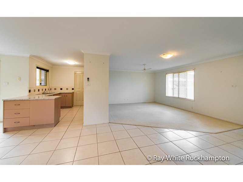 Photo - 12 Jacaranda Place, Norman Gardens QLD 4701 - Image 5