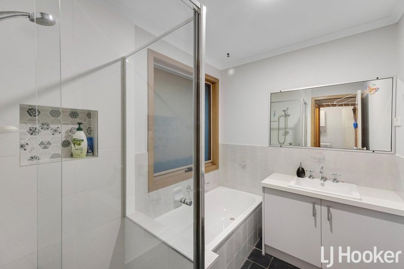 Photo - 12 Jarrah Court, Hoppers Crossing VIC 3029 - Image 13