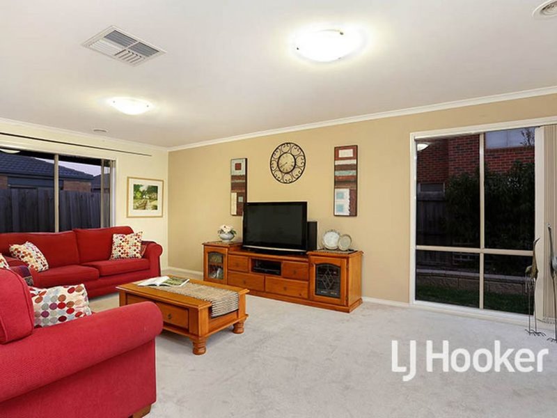 Photo - 12 Jasper Street, Point Cook VIC 3030 - Image 7