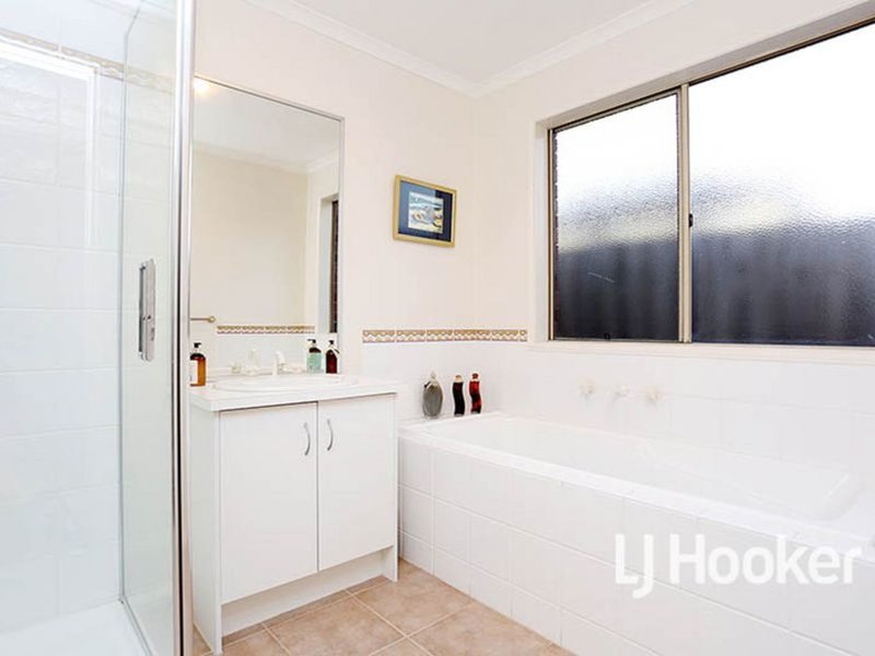 Photo - 12 Jasper Street, Point Cook VIC 3030 - Image 13