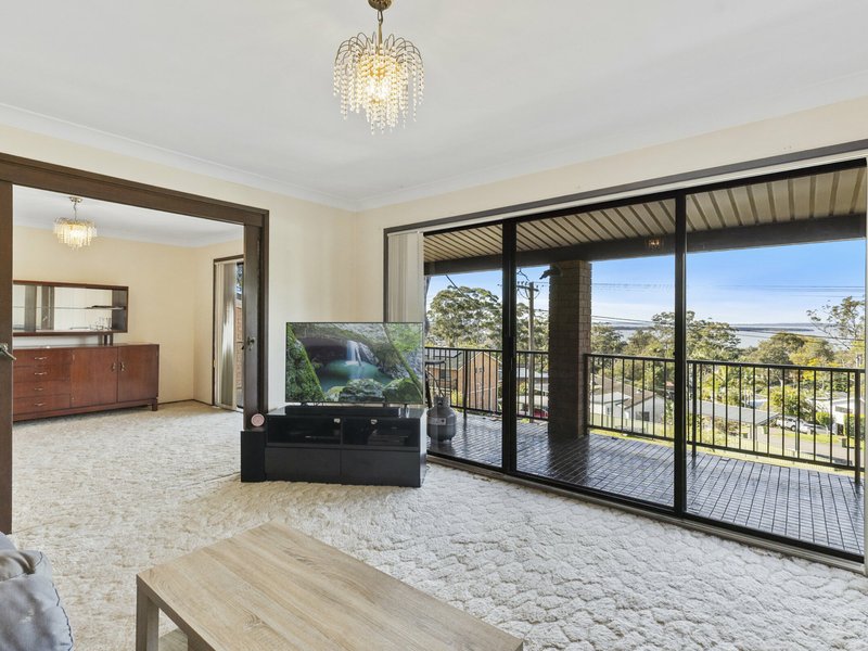 Photo - 12 Jeannie Crescent, Berkeley Vale NSW 2261 - Image 6