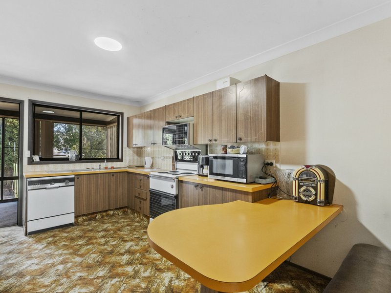 Photo - 12 Jeannie Crescent, Berkeley Vale NSW 2261 - Image 16