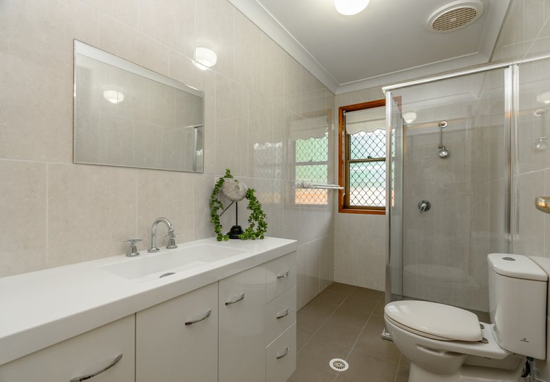 Photo - 12 Jeffrey Court, Mount Warren Park QLD 4207 - Image 11