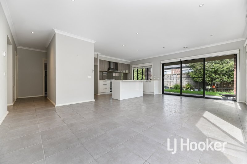 Photo - 12 Jersey Crescent, Officer VIC 3809 - Image 7