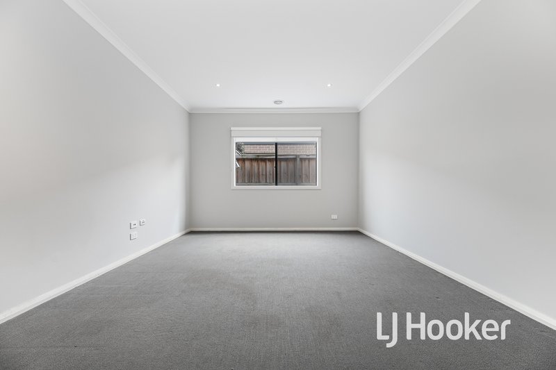 Photo - 12 Jersey Crescent, Officer VIC 3809 - Image 8