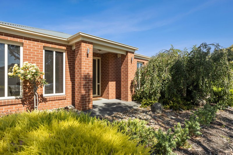 Photo - 12 Jessie Evelyn Crescent, Kyneton VIC 3444 - Image 2