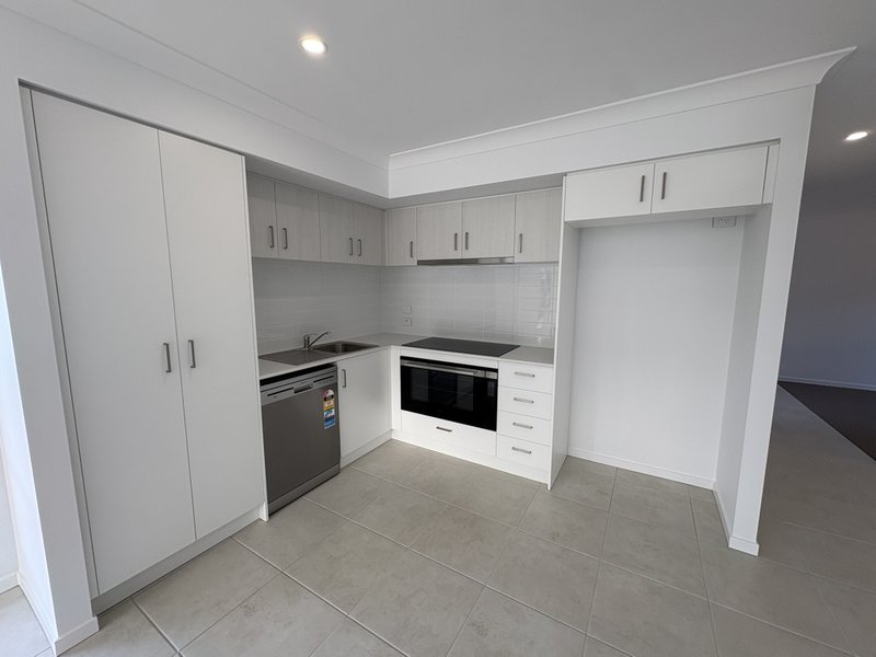 Photo - 12 Jindilli Way, Tinana QLD 4650 - Image 2