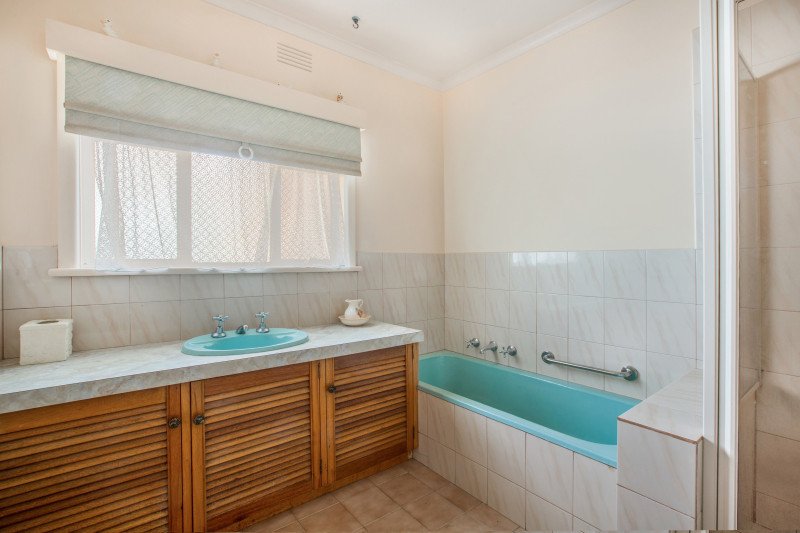 Photo - 12 John Street, Bayswater VIC 3153 - Image 6