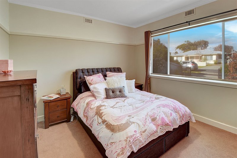 Photo - 12 Johnson Street, Horsham VIC 3400 - Image 5