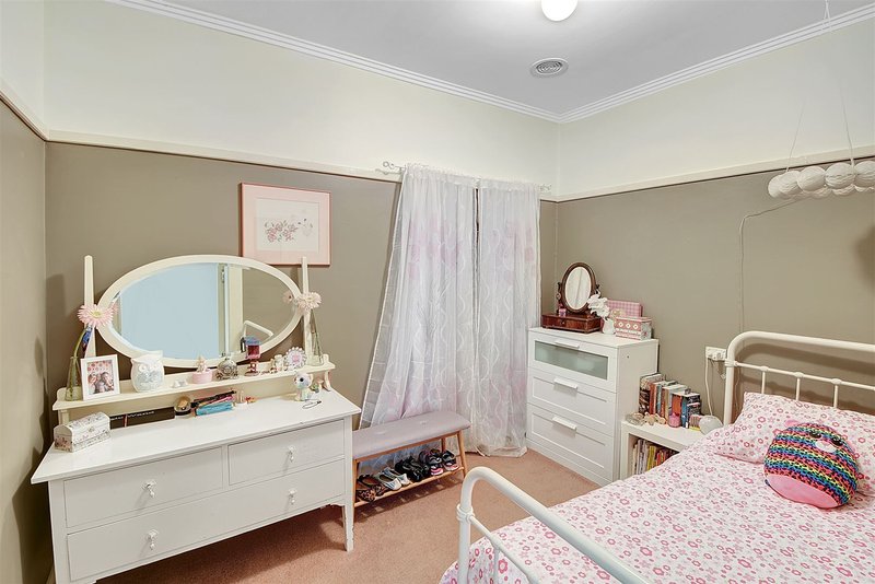 Photo - 12 Johnson Street, Horsham VIC 3400 - Image 7