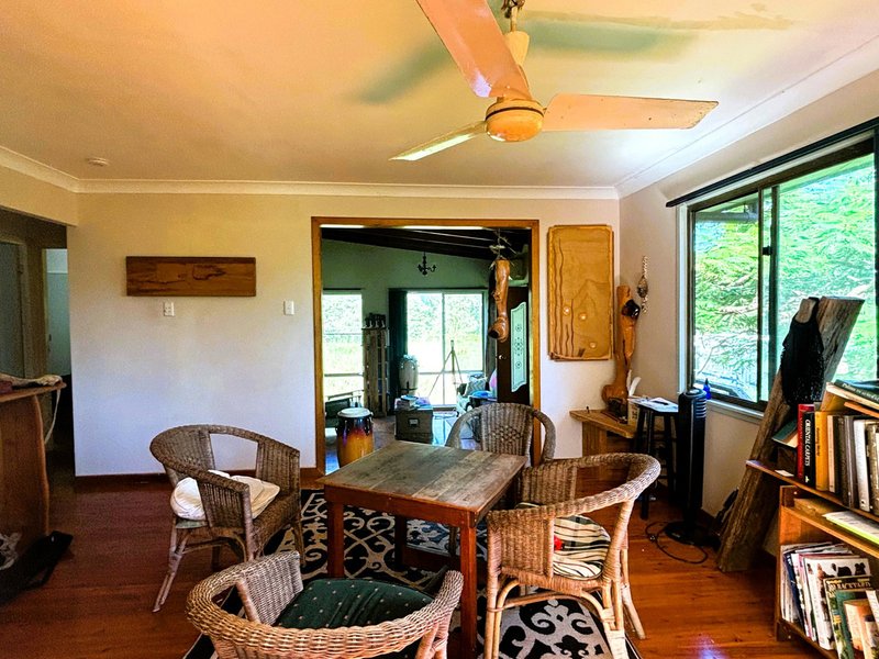 Photo - 12 Jordan Street, Macleay Island QLD 4184 - Image 3