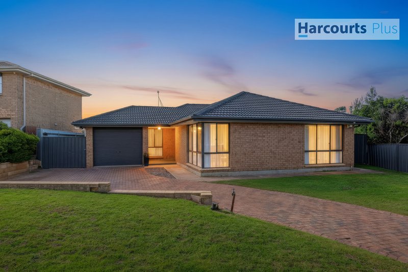 Photo - 12 Kallamurra Street, Hallett Cove SA 5158 - Image 2