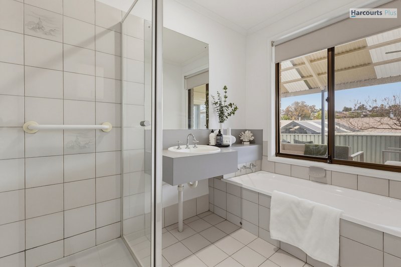 Photo - 12 Kallamurra Street, Hallett Cove SA 5158 - Image 14