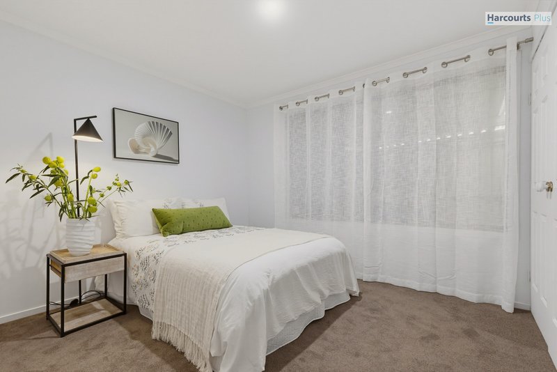 Photo - 12 Kallamurra Street, Hallett Cove SA 5158 - Image 15