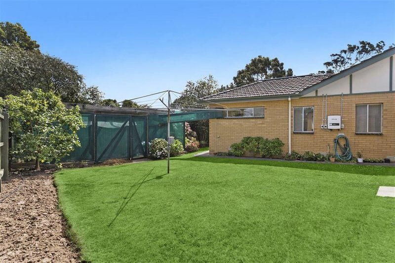 Photo - 12 Kalonga Court, Glen Waverley VIC 3150 - Image 7