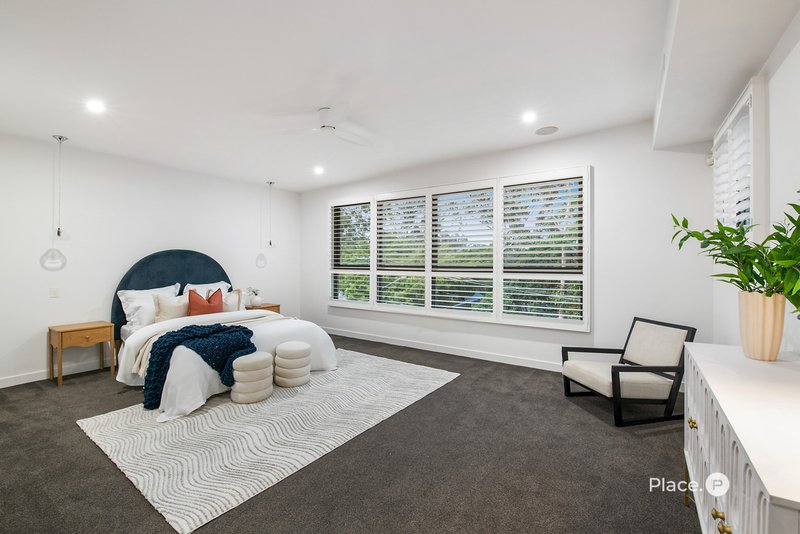 Photo - 12 Kanumbra Street, Coorparoo QLD 4151 - Image 19