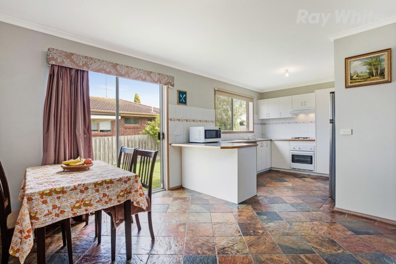 Photo - 12 Kara Court, Pakenham VIC 3810 - Image 5