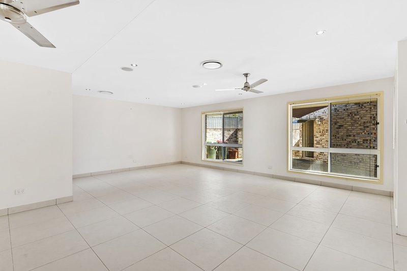 Photo - 12 Keala Court, Banksia Beach QLD 4507 - Image 4