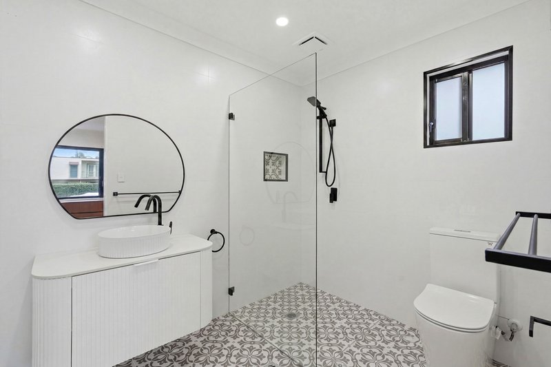 Photo - 12 Kendall Crescent, Norah Head NSW 2263 - Image 12