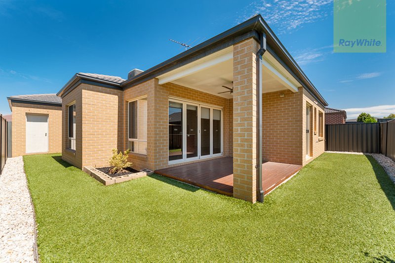 Photo - 12 Kennet Way, Craigieburn VIC 3064 - Image 13