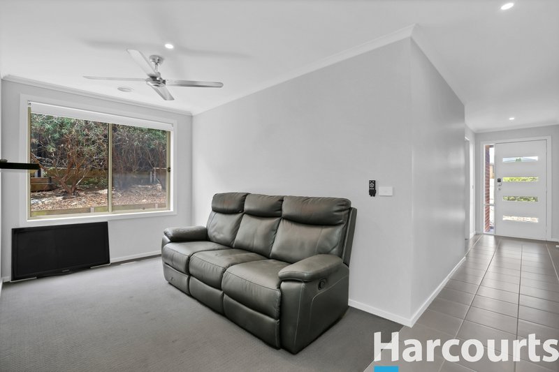 Photo - 12 Kensington Square, Drouin VIC 3818 - Image 2