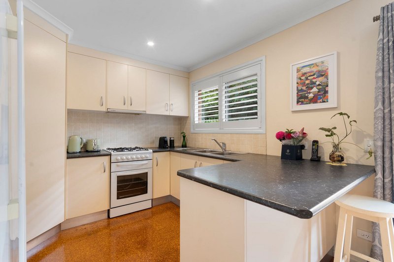 Photo - 12 Kesteven Street, Albany Creek QLD 4035 - Image 4