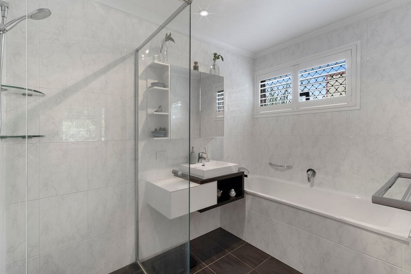 Photo - 12 Kesteven Street, Albany Creek QLD 4035 - Image 14