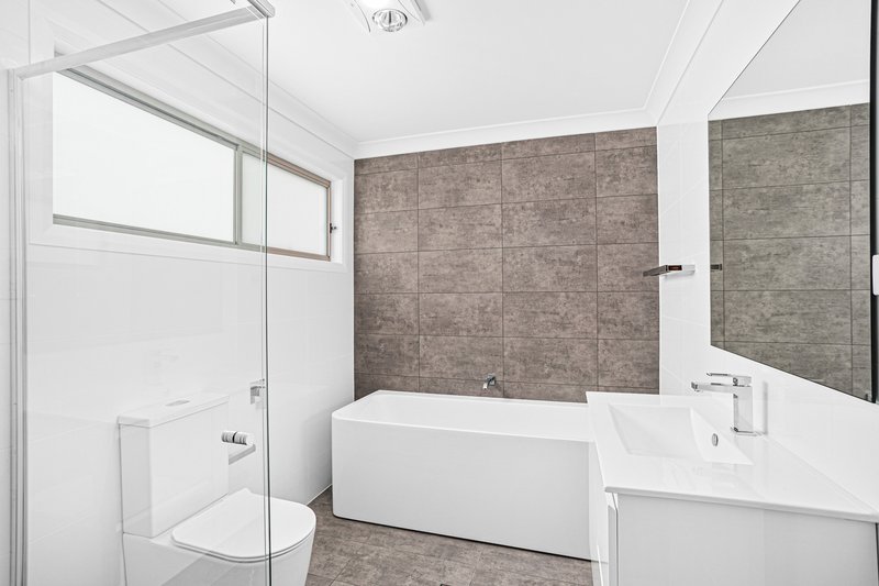 Photo - 12 Ketch Place, Shell Cove NSW 2529 - Image 4