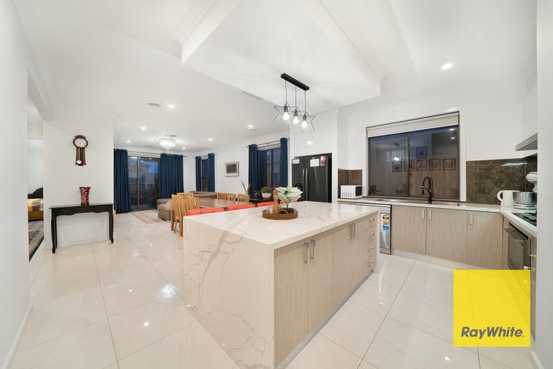 Photo - 12 Khan Street, Rockbank VIC 3335 - Image 9