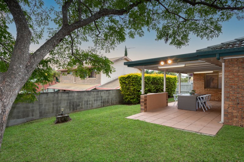 Photo - 12 Kinbrace Street, Ferny Grove QLD 4055 - Image 3