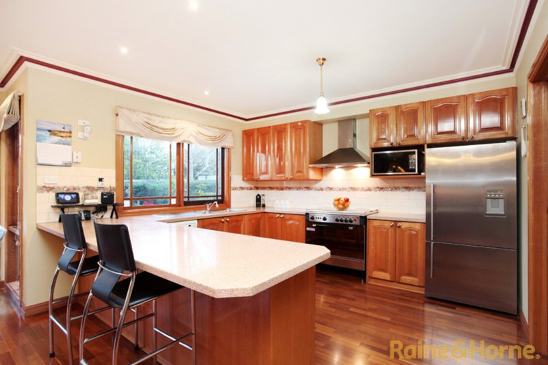 Photo - 12 King Circuit, Caroline Springs VIC 3023 - Image 2