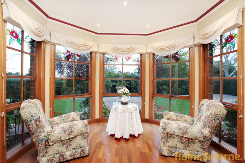 Photo - 12 King Circuit, Caroline Springs VIC 3023 - Image 5