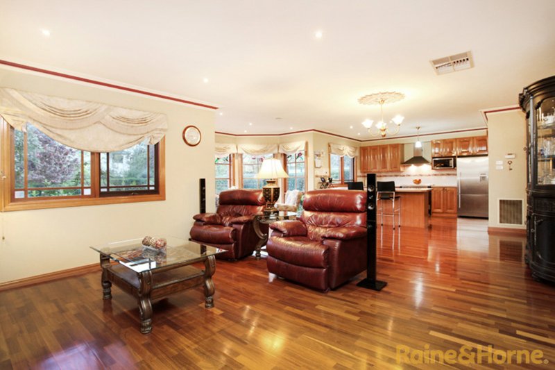 Photo - 12 King Circuit, Caroline Springs VIC 3023 - Image 6