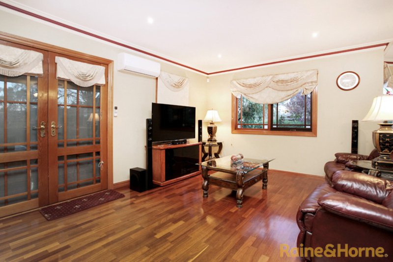 Photo - 12 King Circuit, Caroline Springs VIC 3023 - Image 7