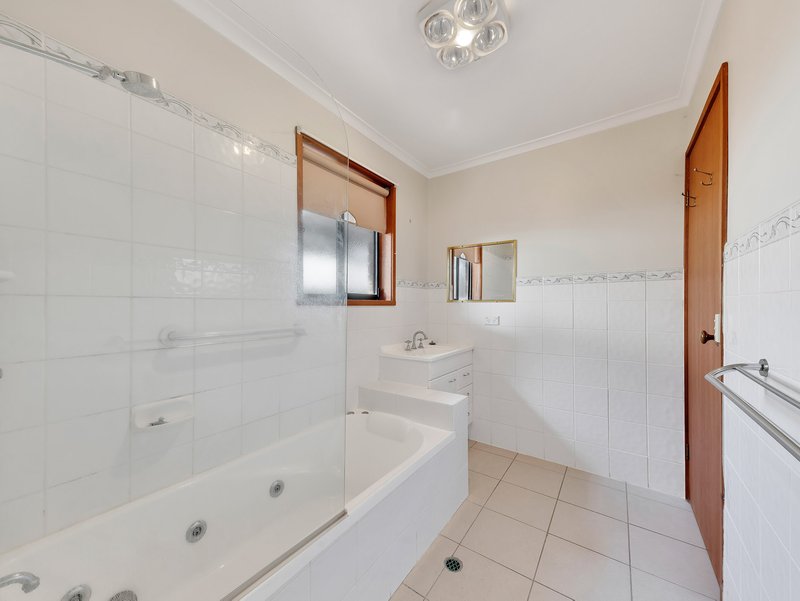 Photo - 1/2 Kingston Court, Wangaratta VIC 3677 - Image 6