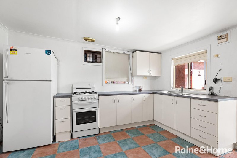 Photo - 12 Kinterbury Drive, Kings Park VIC 3021 - Image 13