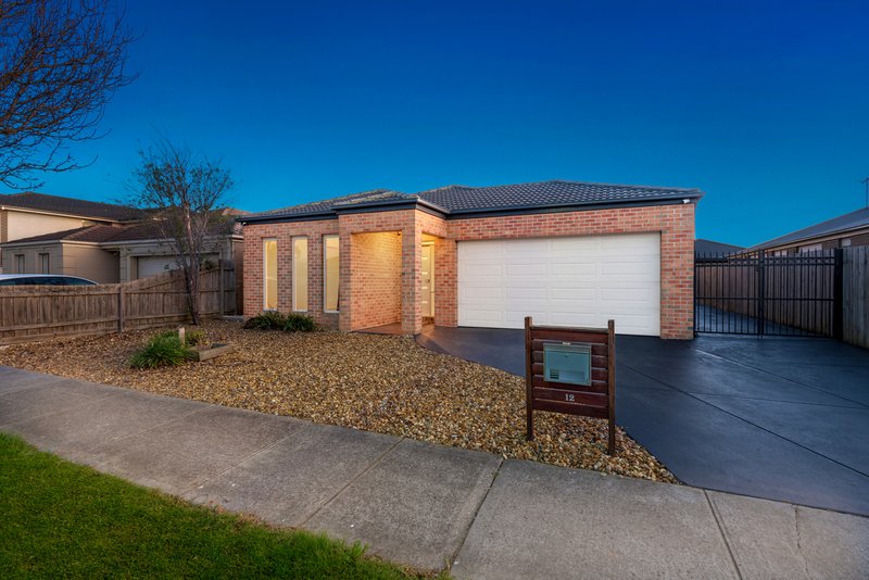 Photo - 12 Kirwan Drive, Cranbourne East VIC 3977 - Image 2