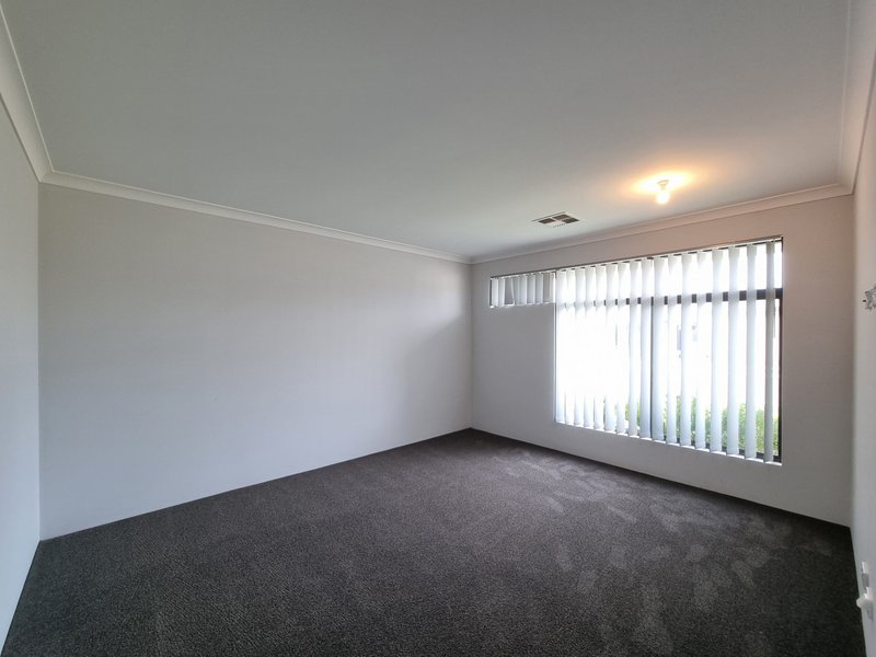 Photo - 12 Koojan Street, Haynes WA 6112 - Image 3