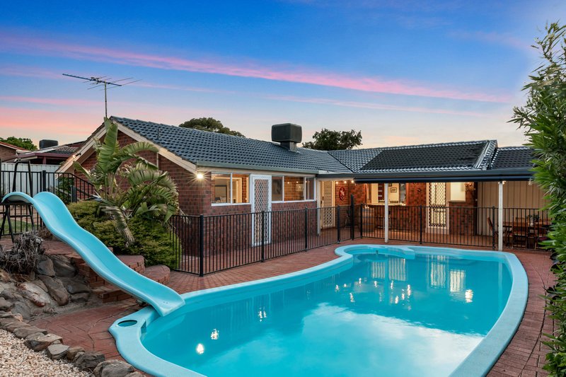 12 Koomooloo Crescent, Hallett Cove SA 5158