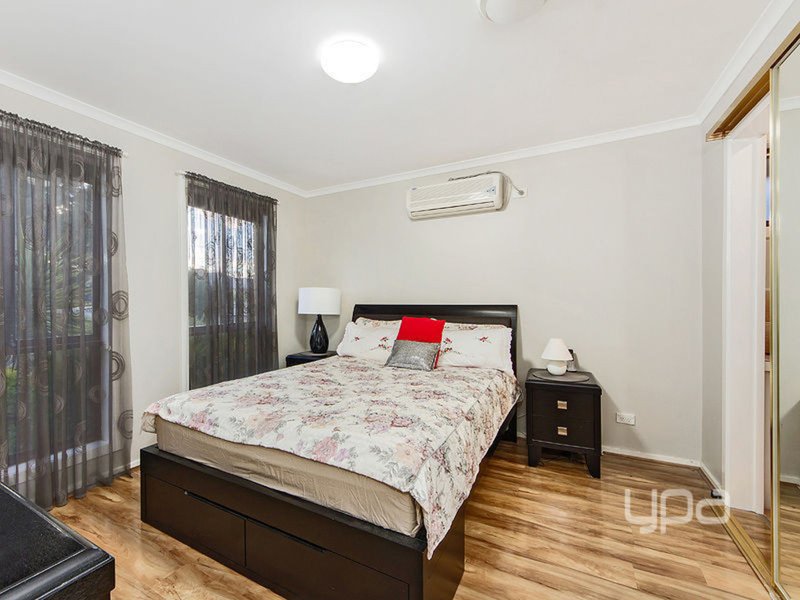 Photo - 12 Kurung Drive, Kings Park VIC 3021 - Image 6