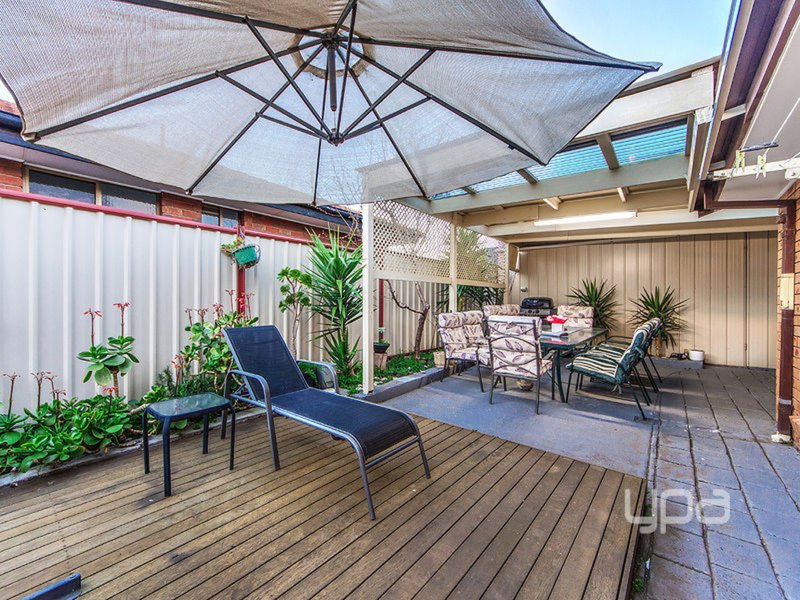 Photo - 12 Kurung Drive, Kings Park VIC 3021 - Image 11