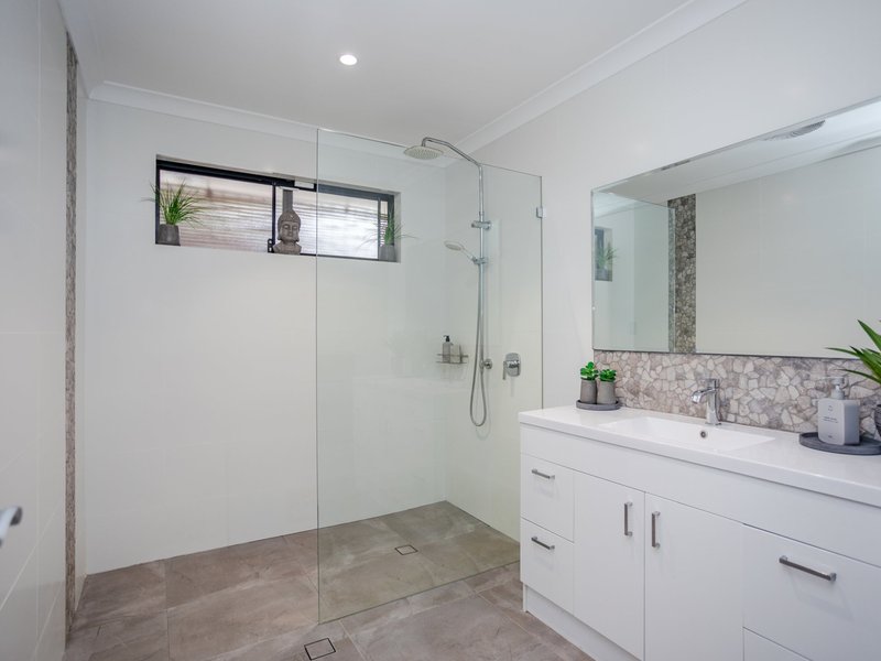 Photo - 12 Lacombe Court, Canning Vale WA 6155 - Image 17