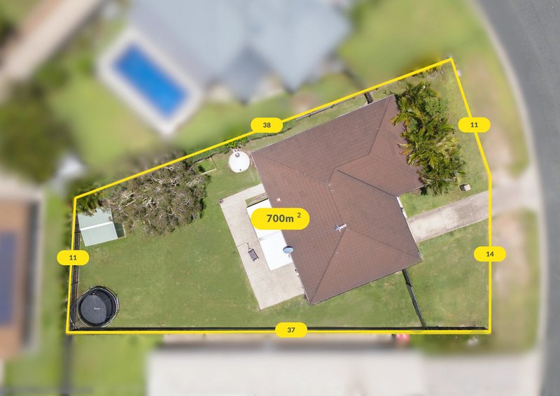 Photo - 12 Ladbroke Crescent, Urangan QLD 4655 - Image 23