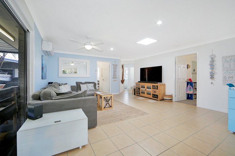 Photo - 12 Lakeside Drive, Burrum Heads QLD 4659 - Image 7